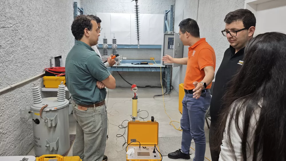 On-site Display of DHVT Series 60kV, 120kV, 200kV Portable DC High Pot On-site Display of DHVT Series 60kV, 120kV, 200kV Portable DC High Pot