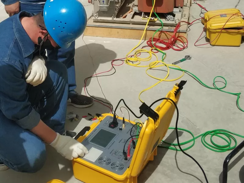 علبة اختبار محولات كومبيند ثلاثية الطور